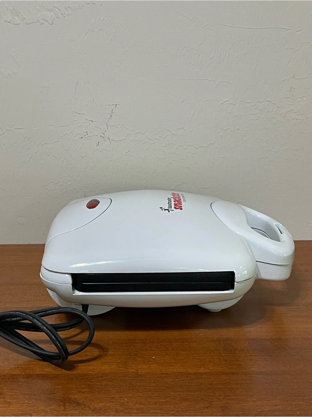 Toastmaster Snackster Model TSM2 Snack & Sandwich Maker 640 Watts White Travel